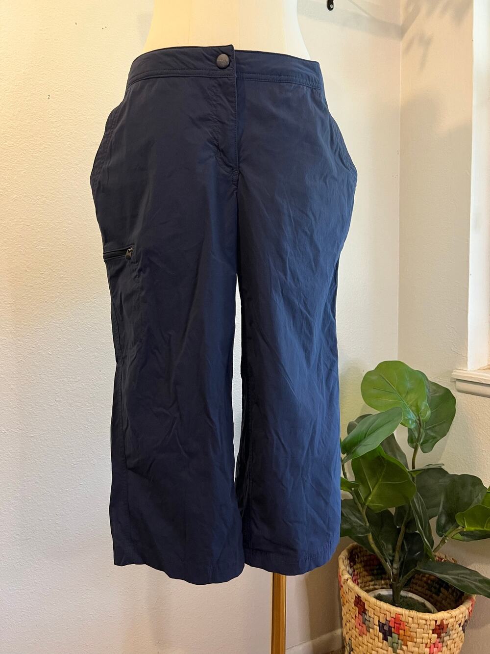 L.L. Bean Blue Low Rise Capri Cropped Wide Relaxed Fit Hiking Pants Size 8